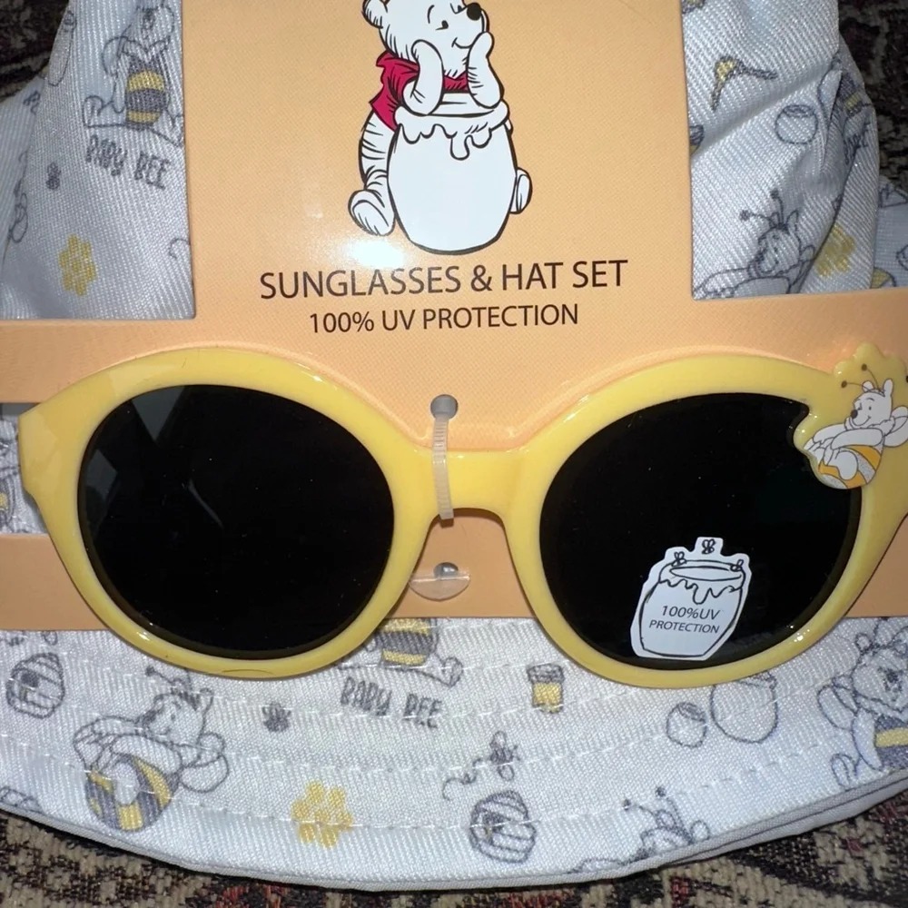 NWT Disney Winnie The Pooh Beach Bucket Hat & Sunglasses Set 0-3 Years